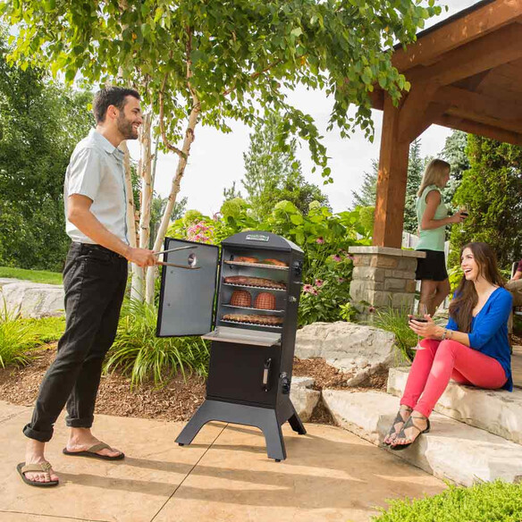 Fumoir à charbon vertical Smoke Broil King