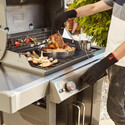 Poulet rôti cuit au barbecue gaz Weber avec sonde de température Poulet rôti cuit au barbecue gaz Weber avec sonde de température