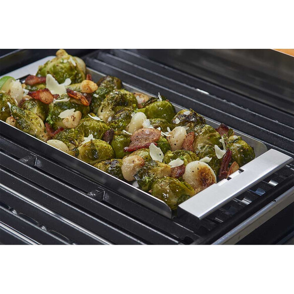 Plaque étroite Do More With Your Grill Broil King légumes dans bbq