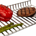 Aliments sur la grille d'attente en inox