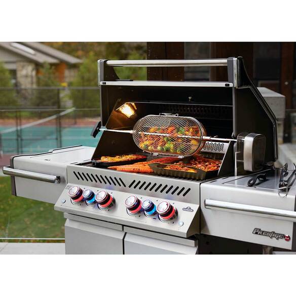 Barbecue gaz Prestige Pro 500 RSIB ambiance cuisson - Napoléon Barbecue gaz Prestige Pro 500 RSIB ambiance cuisson - Napoléon
