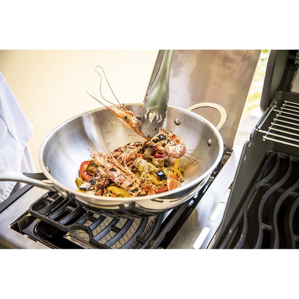 Cuisson de gambas dans le wok avec légumes - Napoleon