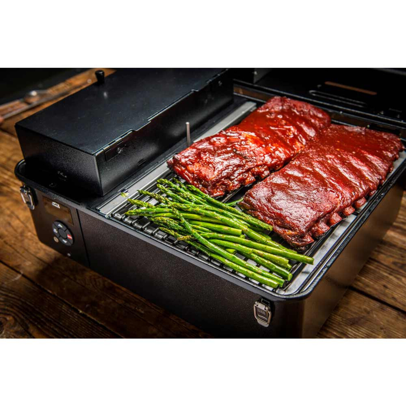 Barbecue portable à pellets Traeger Ranger + plancha incluse