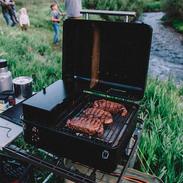 Barbecue pellets portable Ranger Traeger cuisson pêche