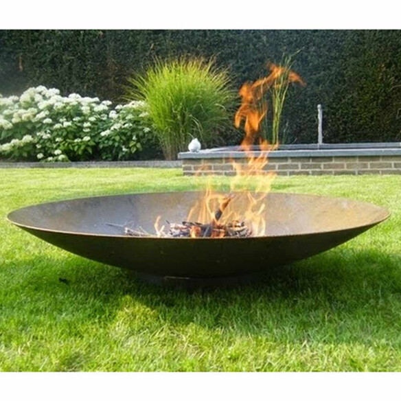 Braséro Acier Corten Rond 100 cm dans un jardin Braséro Acier Corten Rond 100 cm dans un jardin