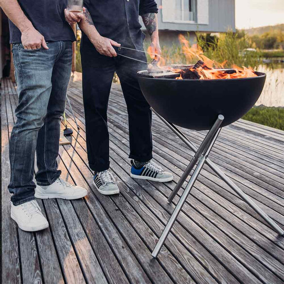 Brasero Hofats Bowl barbecue haut avec aliments en cuisson