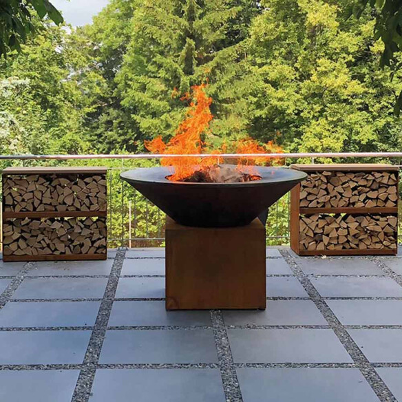 Brasero OFYR XL corten avec des flammes