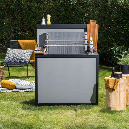 Module avec barbecue encastrable en inox 66 cm installé dans un jardin - Forge Adour