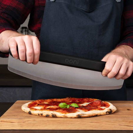 Couteau à pizza demi-lune en inox Ooni