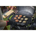 Cuisson de tomates sur la grille en fonte émaillée du barbecue gaz Q2200 Weber