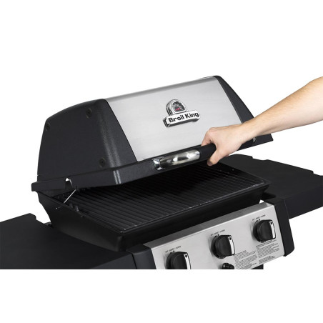 Ouverture du couvercle du barbecue gaz Gem 310 Broil King