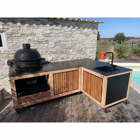 2 cuisines d'extérieur Lulu La Nantaise XS Tontons Grilleurs en L avec barbecue kamado encastré et évier