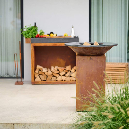 Brasero corten Classic 75 OFYR sur une terrasse