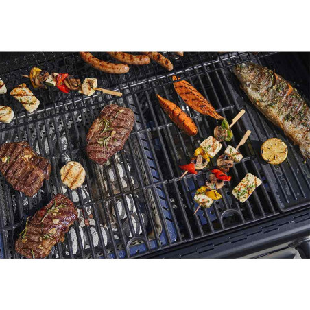 Vue aérienne des grilles de cuisson principales du barbecue hybride Gas2Coal 2.0 4 brûleurs Special Edition Char-Broil