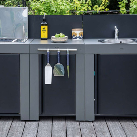 Modulo desserte Félix en acier noir ENO sur une terrasse