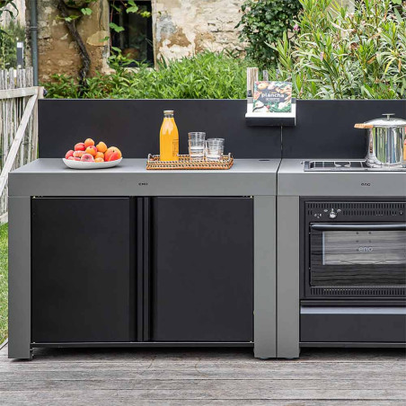 Desserte Félix double installée dans une cuisine extérieure Modulo ENO