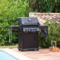 Barbecue gaz Rogue PRO-S 425 RSIB Phantom Napoléon sur une terrasse Barbecue gaz Rogue PRO-S 425 RSIB Phantom Napoléon sur une terrasse