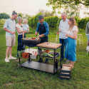 Cuisine extérieure Fire Kitchen avec Bowl 57 Höfats dans un jardin Cuisine extérieure Fire Kitchen avec Bowl 57 Höfats dans un jardin