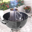 Allumage d'un barbecue charbon grâce à la cheminée d'allumage Rapidfire Weber Allumage d'un barbecue charbon grâce à la cheminée d'allumage Rapidfire Weber