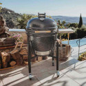 Visuel d'ambiance du barbecue Monolith kamado ONE-66 sur chariot Visuel d'ambiance du barbecue Monolith kamado ONE-66 sur chariot
