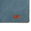 Logo brodé du tablier 325 Alaskan Maker coloris denim foncé Logo brodé du tablier 325 Alaskan Maker coloris denim foncé