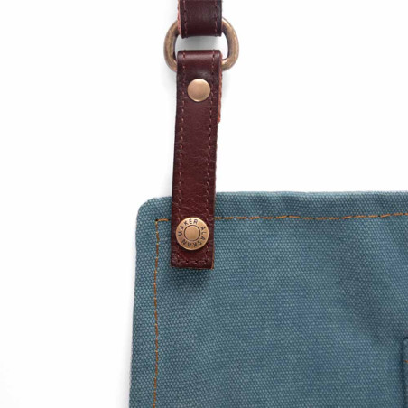 Finition cuir pour le tablier 325 Alaskan Maker coloris denim foncé Finition cuir pour le tablier 325 Alaskan Maker coloris denim foncé