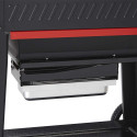 Vue sur le bac de récupérateur de graisses fermé du barbecue pellets Searwood 600 de Weber Vue sur le bac de récupérateur de graisses fermé du barbecue pellets Searwood 600 de Weber