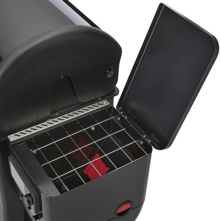 Vue sur le réservoir à trémie vide du barbecue Searwood XL 600 Weber Vue sur le réservoir à trémie vide du barbecue Searwood XL 600 Weber