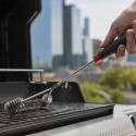 Brossage des grilles du barbecue gaz Spirit E-335 Weber Brossage des grilles du barbecue gaz Spirit E-335 Weber