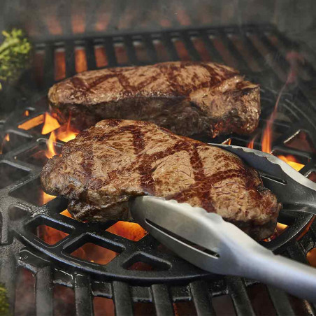 Cuisson en chaleur directe de steak sur le barbecue gaz Genesis E-335W Weber Cuisson en chaleur directe de steak sur le barbecue gaz Genesis E-335W Weber