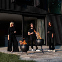 Attroupement autour de 2 brasero moon 45 Höfats black