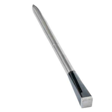 Sonde de cuisson MEATER Plus vue de près, sans sa station de rechargement Sonde de cuisson MEATER Plus vue de près, sans sa station de rechargement