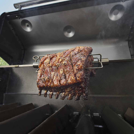 Rôtissoire dans le barbecue gaz Genesis EP-435