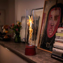 Utilisation en intérieur de la lampe de table SPIN air 1200 Hofats rouge émail