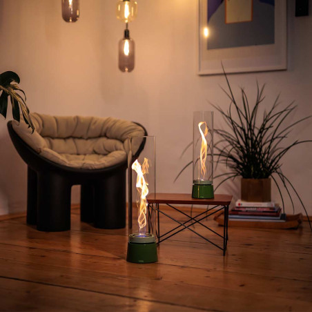 Utilisation en intérieur des lampes de table SPIN air Hofats vert émail