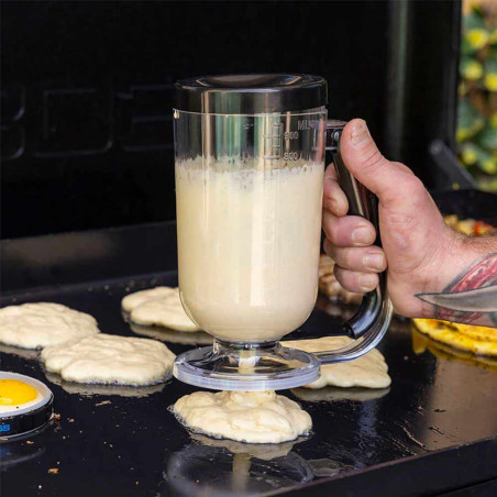 Distributeur de pancakes et autres accessoires du kit de préparation pour petit-déjeuner Pit Boss Distributeur de pancakes et autres accessoires du kit de préparation pour petit-déjeuner Pit Boss