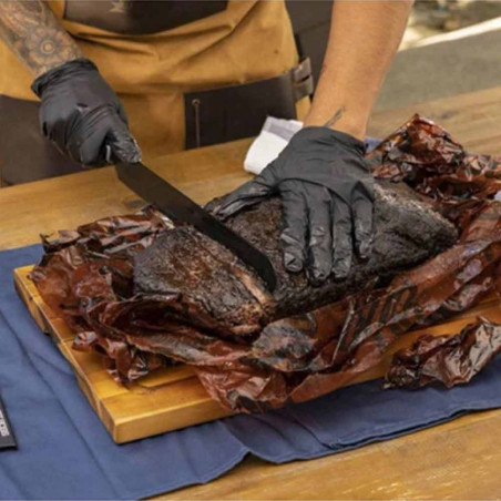 Découpe d'une viande avec les couteaux Pit Boss