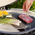 Cuisson avec le système de cuisson flexible Kamal L de Barbecook Cuisson avec le système de cuisson flexible Kamal L de Barbecook
