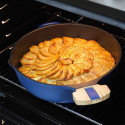 Préparation d'une tarte dans la poêle La Fabuleuse Saphir 28 cm Cookut