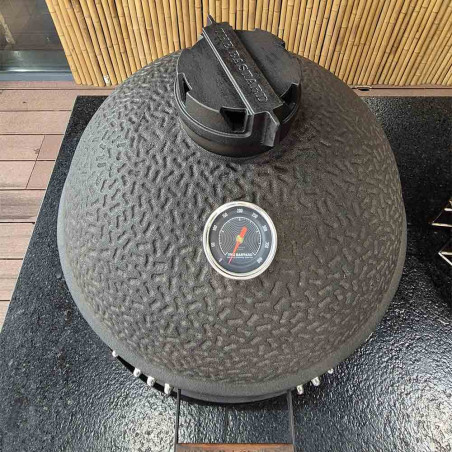 Vue du dessus du barbecue kamado Urban Large The Bastard