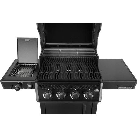 Zoom sur la surface de cuisson du barbecue gaz Freestyle 425 SIB noir Napoléon