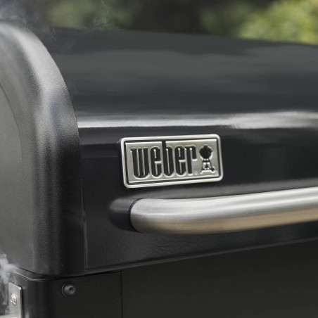 barbecue à pellets Smoque 500 Weber - vue extérieure capot fermé
