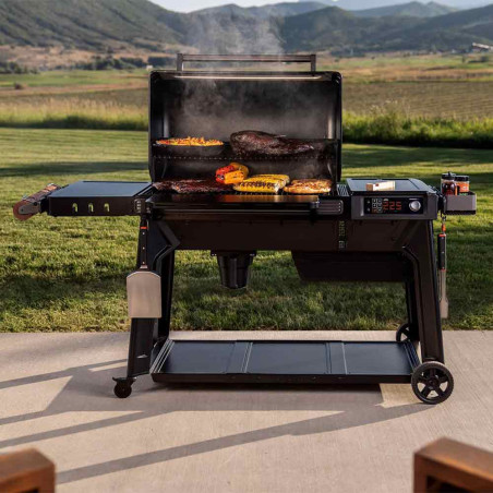 Barbecue à pellets Woodridge PRO Traeger - terrasse