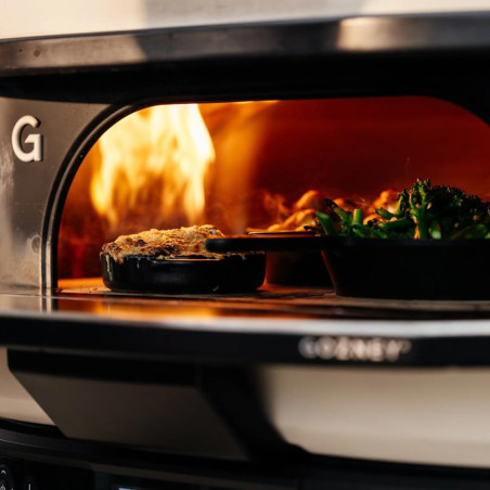 Four à pizza Gozney de côté