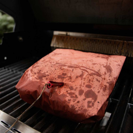 Utilisation de papier boucher Grillfürst sur un barbecue