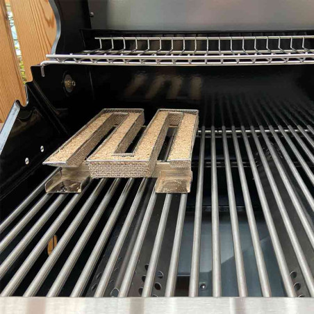 Installation du générateur de fumée froide dans un barbecue gaz Grillfürst