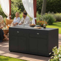 Cuisine extérieure noire en îlot 4 modules Le Marquier - terrasse