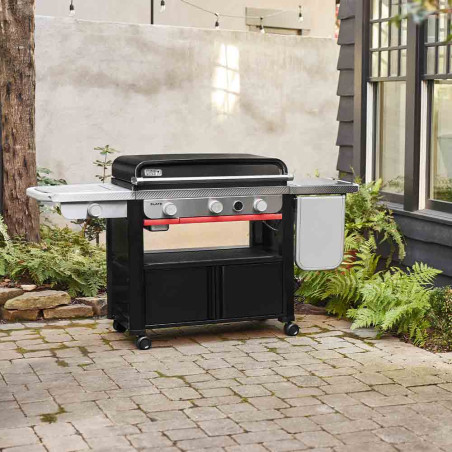 Plancha gaz Slate GPSB 76 cm Weber - sur une terrasse