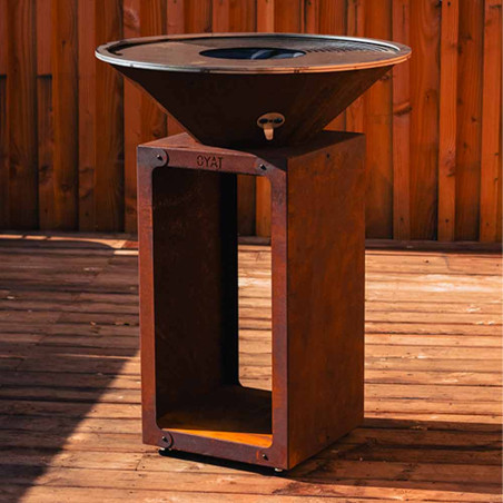 Brasero plancha B.B.O 58 en acier corten Oyat - sur une terrasse en bois