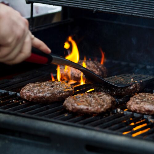 5 astuces pour cuire des steaks hachés au barbecue